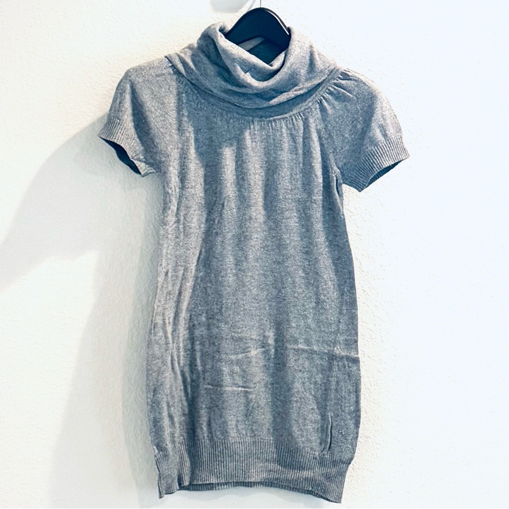 Forever 21 XXI Gray Short Sleeve Cowl Neck Sweater Dress.
